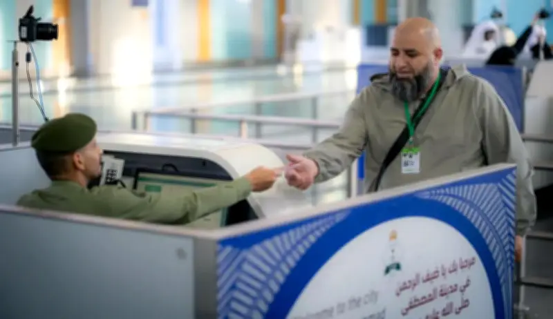 جوازات مطار الأمير محمد بن عبدالعزيز تستقبل أولى رحلات الحجاج من روسيا