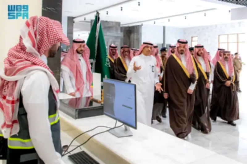 أمير المدينة يتفقد مركز استقبال الحجاج بطريق الهجرة ويؤكد جاهزية الخدمات