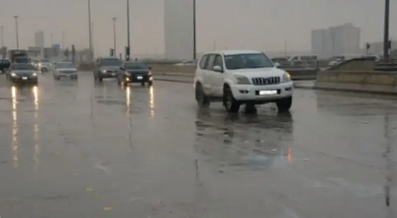 أمطار رعدية ورياح نشطة على عدة مناطق في المملكة اليوم
