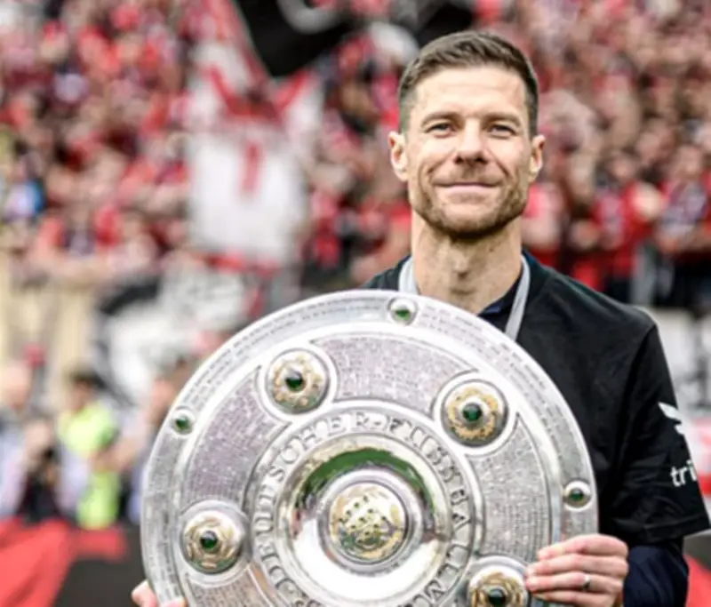 تشابي ألونسو يفتح الباب أمام الانتقال إلى الدوري الإنجليزي