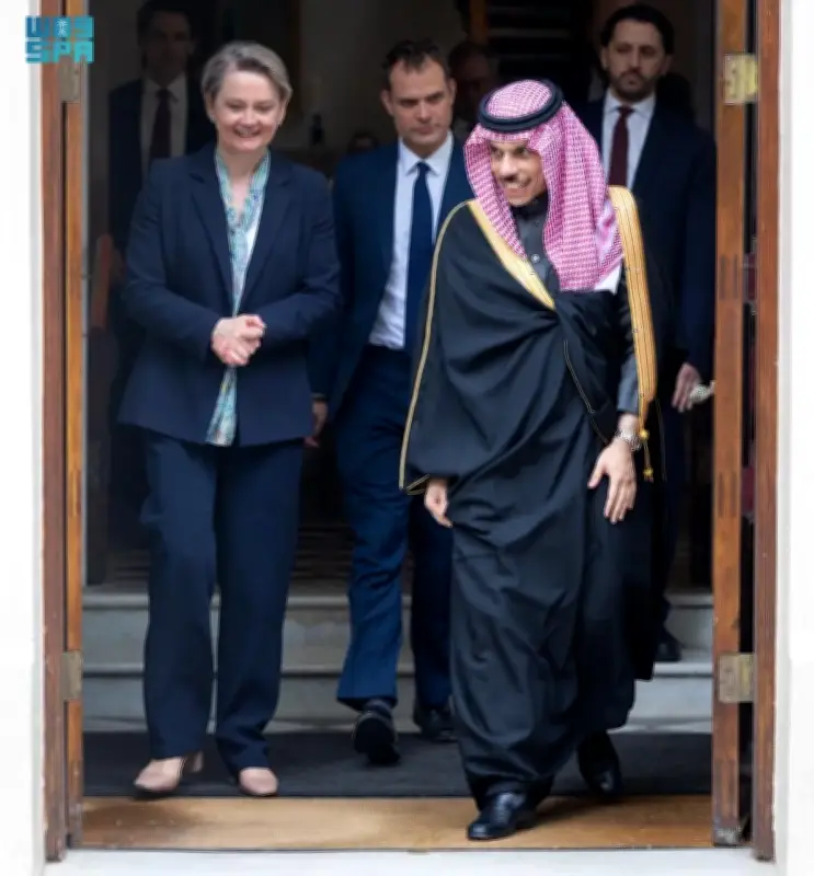 السعودية وبريطانيا ترفضان استخدام مضيق هرمز كأداة ضغط