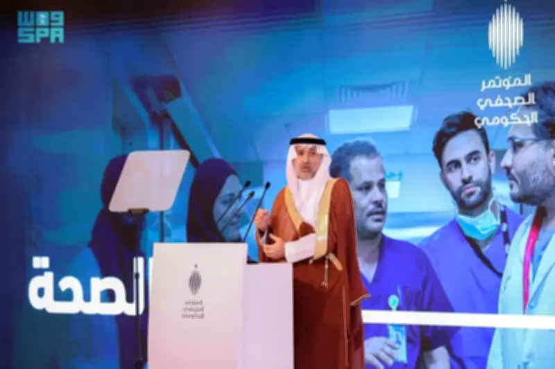 أمير القصيم يوجه بتسريع إنجاز مشاريع البنية التحتية بالمنطقة