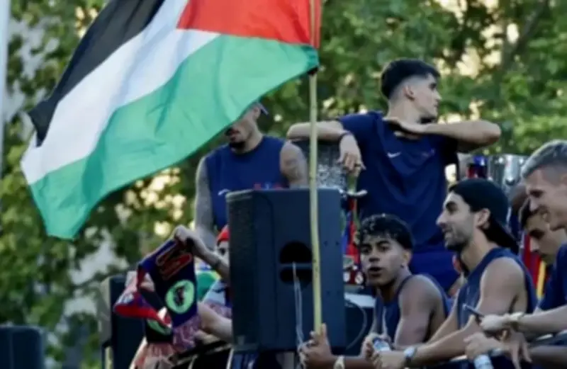 سانشيز يدافع عن لامين يامال بعد هجوم وزير الدفاع الإسرائيلي