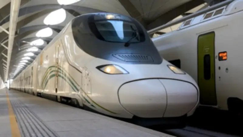 محطة قطار الحرمين بمطار جدة تواصل خدمة المسافرين والحجاج