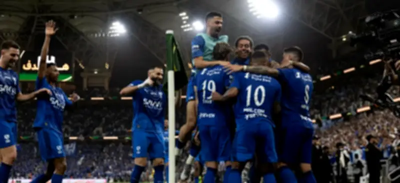 الهلال يتمسك بـ"الفرصة الأخيرة" أمام نيوم في دوري روشن