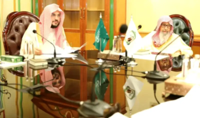 المفتي العام يباشر أعماله في مكة ويترأس اجتماع اللجنة الدائمة للفتوى