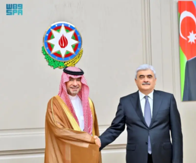 وزير الشؤون البلدية يبحث مع نائب رئيس وزراء أذربيجان التعاون في التطوير الحضري