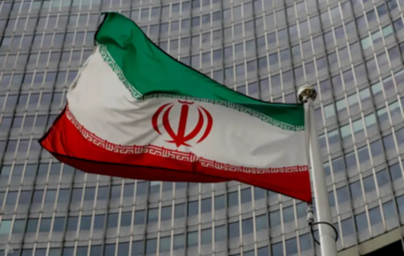 إيران وعُمان تبحثان تنظيم المرور في مضيق هرمز وسط توترات