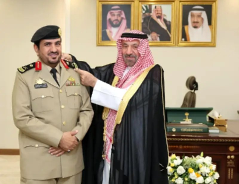 أمير نجران يقلد قائد أمن المنشآت رتبة لواء