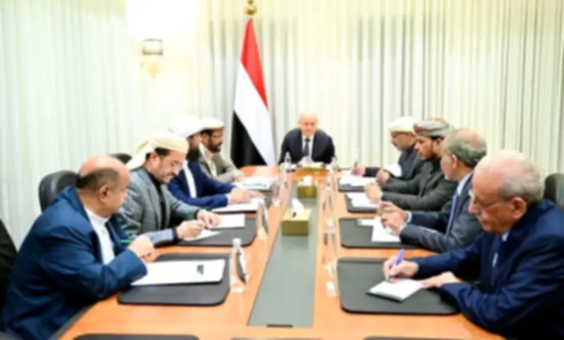 الرئاسي اليمني يشيد بالدعم السعودي ويرحب بقرارات الحكومة الاقتصادية