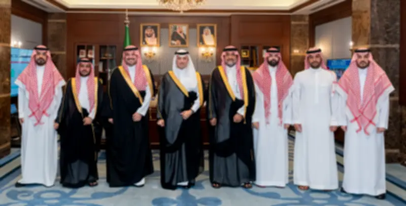 محافظ الأحساء يبحث مع نائب الأولمبية تعزيز الرياضة والشباب