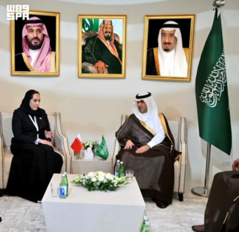 الحقيل يطلق ماجستير إدارة المدن من باكو ويعقد لقاءات دولية