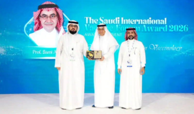 الدكتور سامي الحجار يحصل على جائزة الإنجاز مدى الحياة في اللقاحات بالرياض