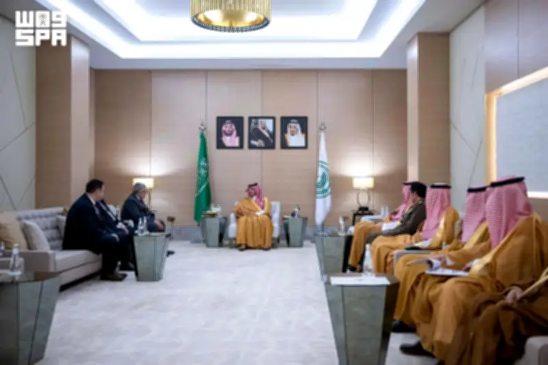 وزير الداخلية يستقبل رئيس بعثة الحجاج المصريين ويؤكد تسخير الإمكانات لخدمتهم