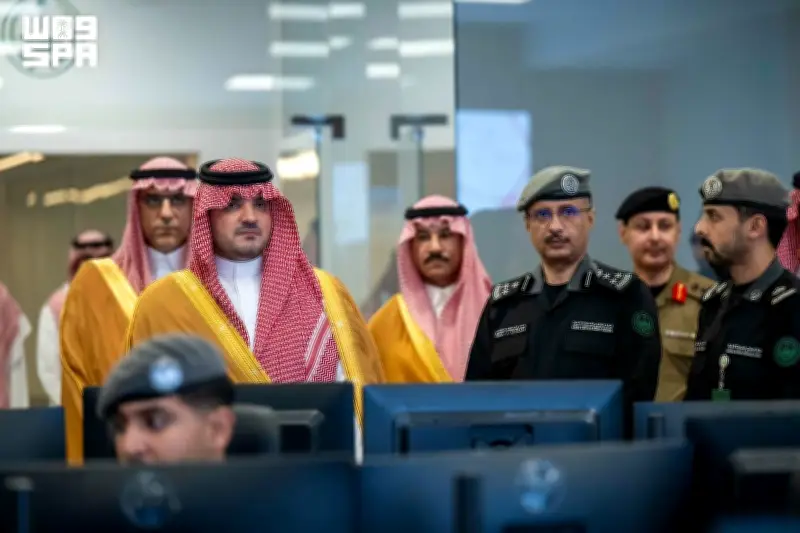 وزير الداخلية يدشن المركز الرقمي للعمليات الأمنية في جدة