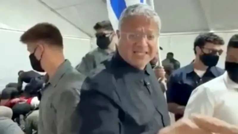 فيديو تنكيل بن غفير بناشطي أسطول الصمود يشعل موجة استدعاء لسفراء إسرائيل عالمياً