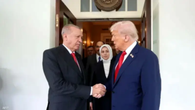 أردوغان يبحث مع ترمب العلاقات الثنائية والقضايا الإقليمية