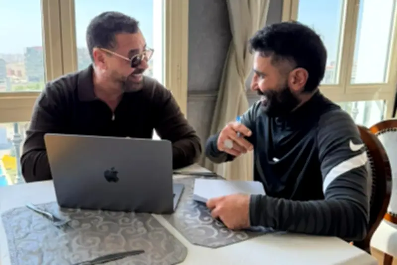 أحمد سعد وطارق العريان يثيران الجدل بصورة جديدة.. تعاون مرتقب؟