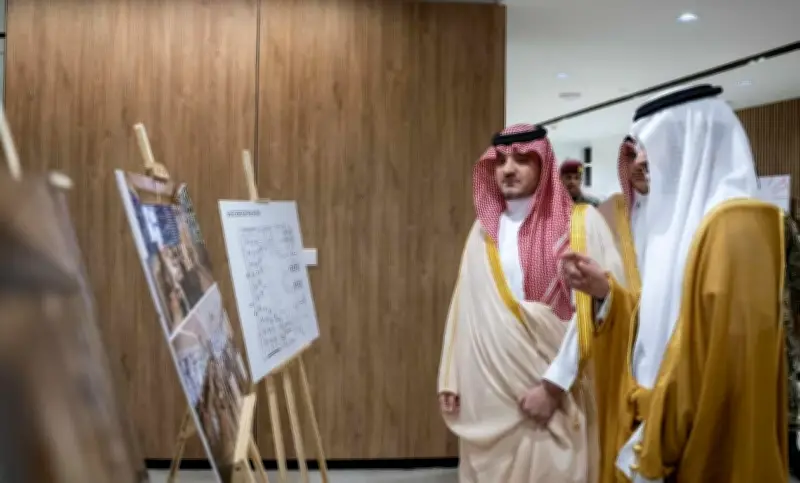 وزير الداخلية يطلع على منظومة النقل الذكية في المشاعر المقدسة