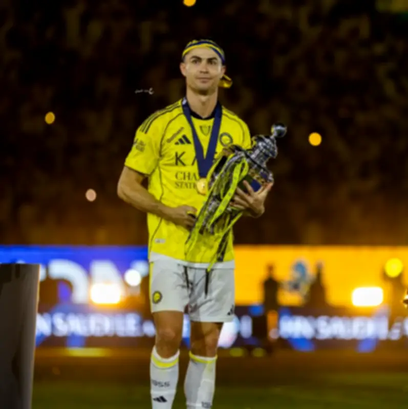 رونالدو يحتفل بتتويج النصر بلقب دوري روشن: يعني لنا الكثير