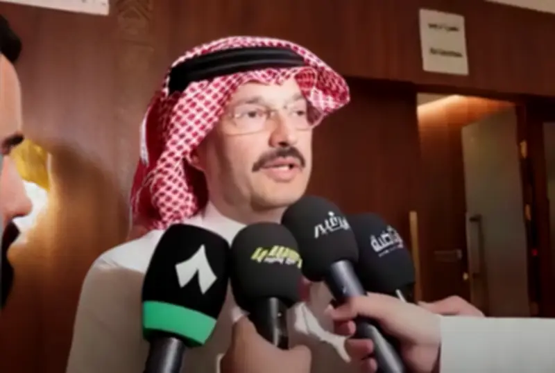 أمير عسير يرد على أنباء دعمه لنادي ضمك في الفيديو