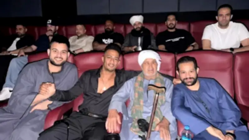 محمد رمضان يرد اعتبار الصعيديين بعد منع الجلباب في سينما فاخرة