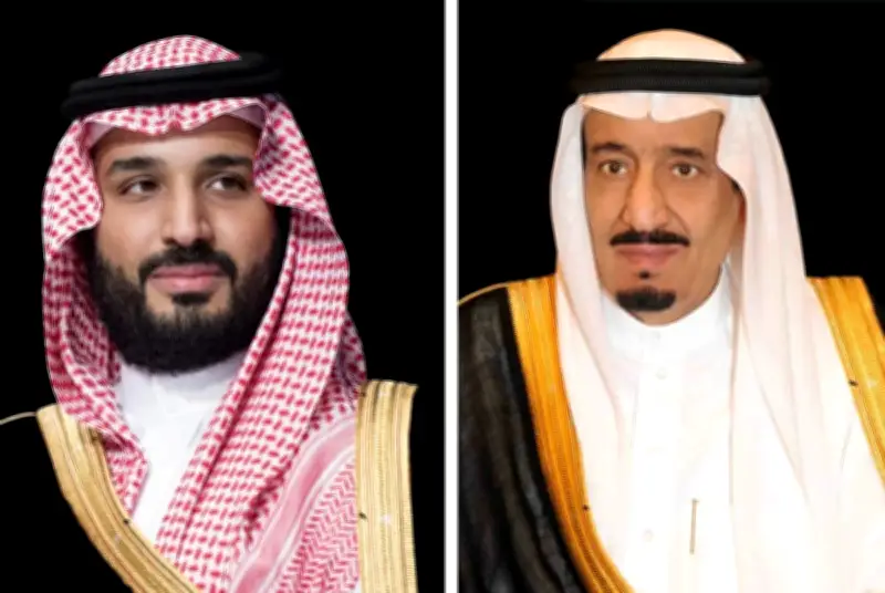 الملك سلمان وولي العهد يعزيان أمير الكويت في وفاة الشيخ محمد المالك الصباح