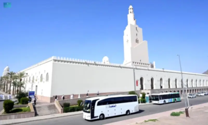 ميقات ذي الحليفة يودع آخر أفواج حجاج بيت الله للحج