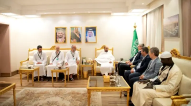 وزير الشؤون الإسلامية يستقبل شخصيات إسلامية ضمن ضيوف خادم الحرمين