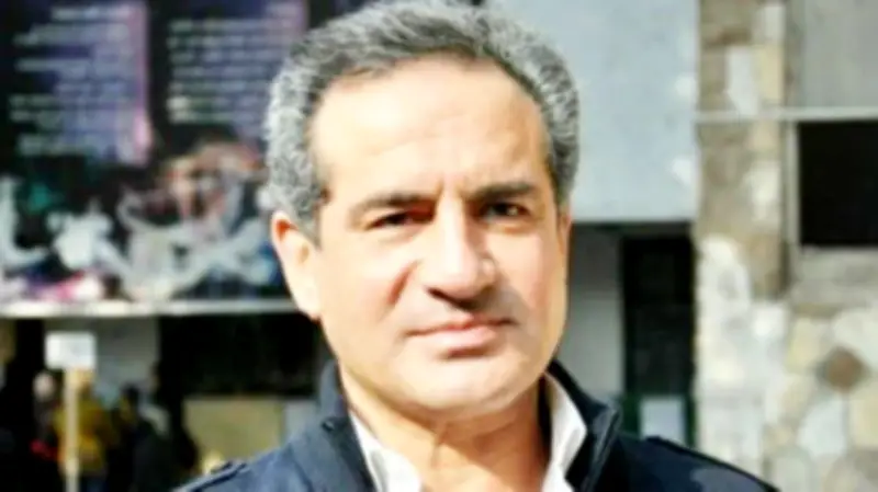 نجل الفنان محمد ثروت يطمئن الجمهور على حالته الصحية بعد جراحة المرارة