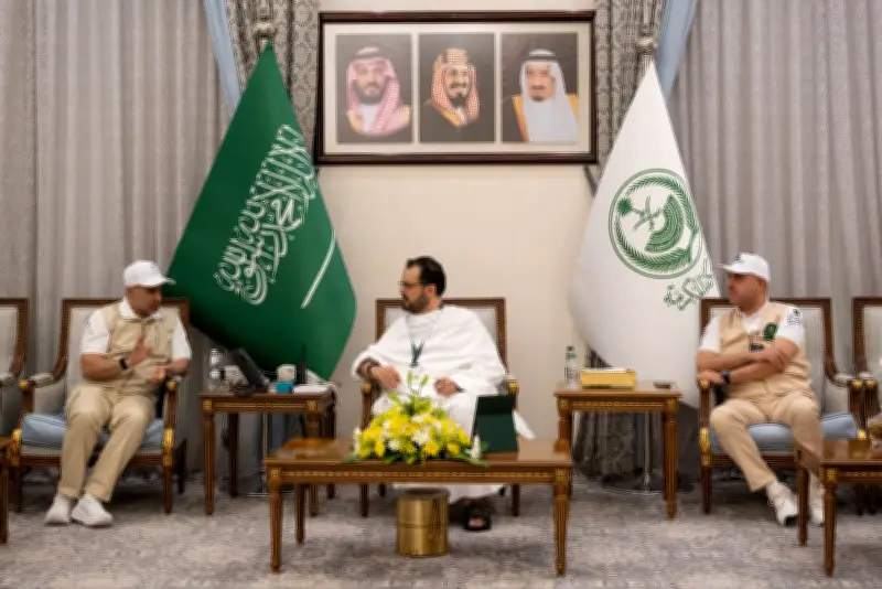 نائب أمير مكة يطمئن على صحة الحجاج ويؤكد استقرار الأوضاع الصحية