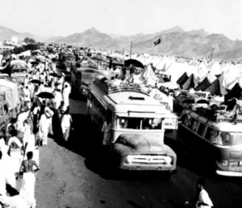 الشهراني يروي مشاق الحج قديماً من الدواب والهينو إلى القطار الذكي