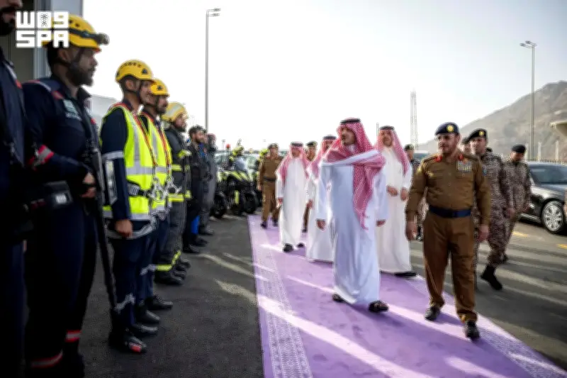 وزير الداخلية يتفقد جاهزية الدفاع المدني في منى ويطلع على أنظمة التنبؤ بالمخاطر