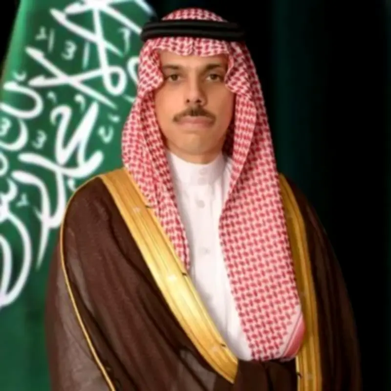 وزير الخارجية يهنئ القيادة بمناسبة عيد الأضحى ويشيد بنجاح موسم الحج