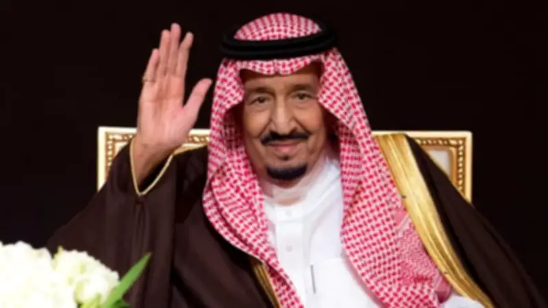 خادم الحرمين يهنئ المواطنين والمقيمين بعيد الأضحى المبارك