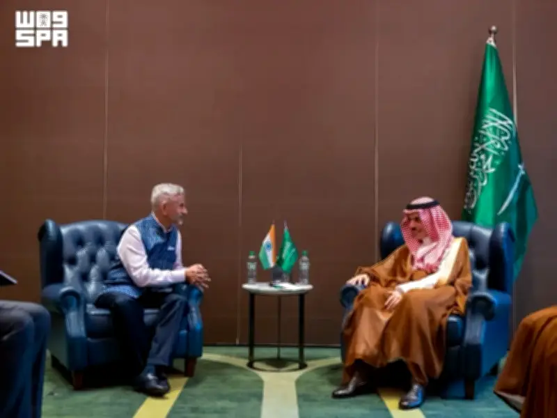 وزيرا خارجية السعودية والهند يبحثان تعزيز العلاقات في قبرص