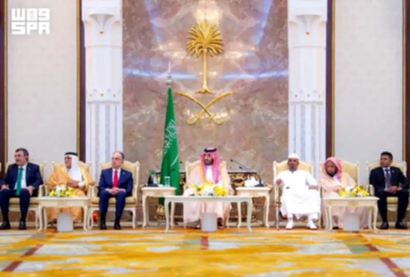 ولي العهد يستقبل قادة المسلمين في حج هذا العام بقصر منى