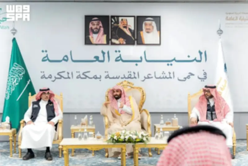 النائب العام يستقبل أعضاء النيابة المشاركين في الحج ويشيد بجهودهم