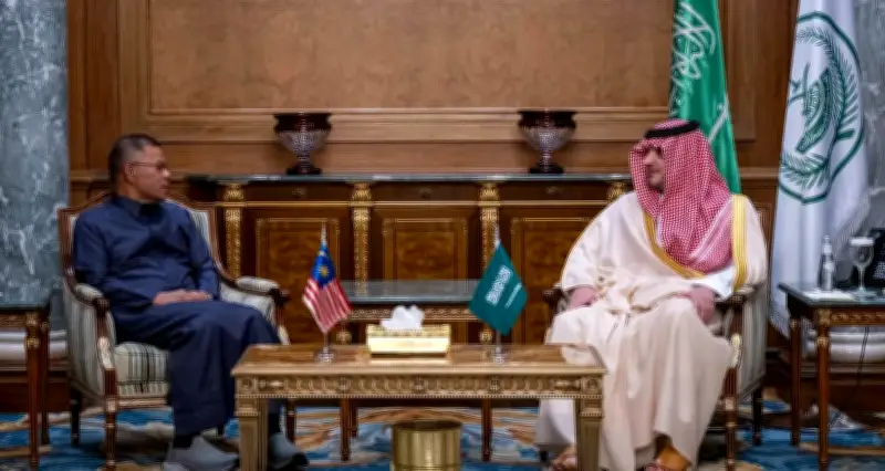 وزير الداخلية السعودي ونظيره الماليزي يبحثان تعزيز التعاون الأمني