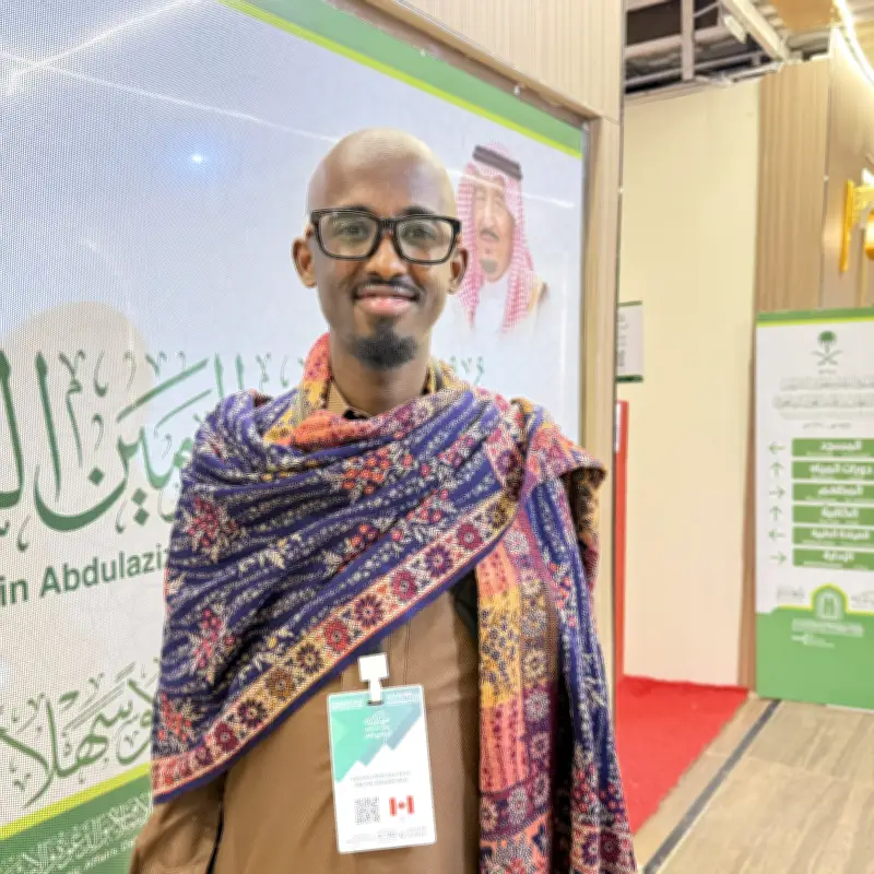 إمام جامع أوتاوا يروي لحظة بكائه عند رؤية الكعبة وقصة تزويج كنديين بالحلال