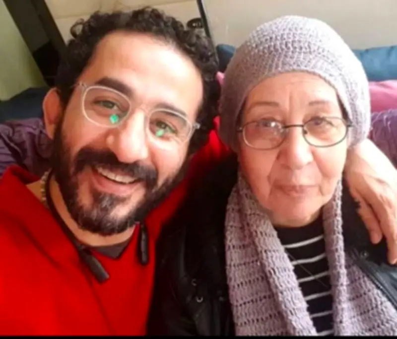 وفاة والدة الفنان أحمد حلمي بعد صراع مع المرض وموعد الجنازة