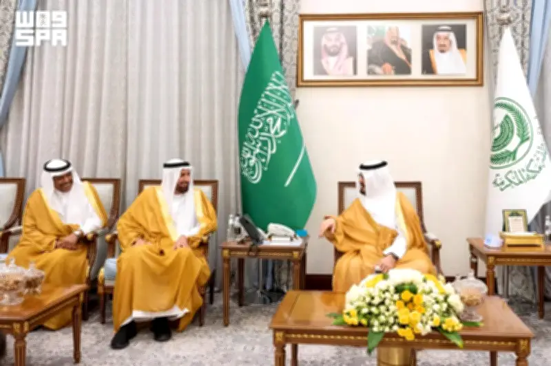 نائب أمير مكة يلتقي وزيري الحج والنقل لاستعراض خطط الحج