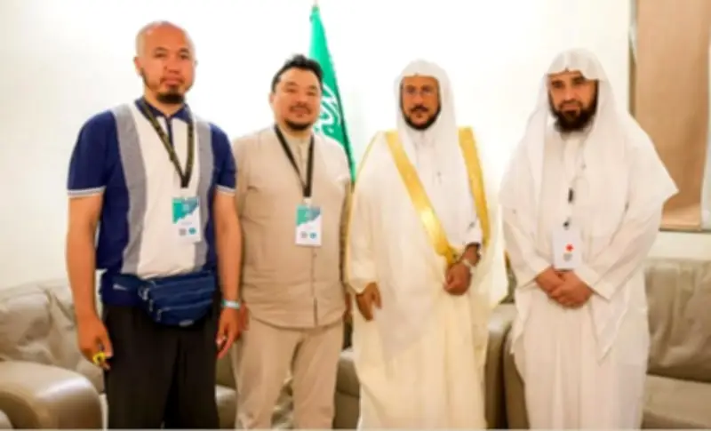 وزير الشؤون الإسلامية يلتقي شخصيات دعوية من سريلانكا وكازاخستان والهند في منى