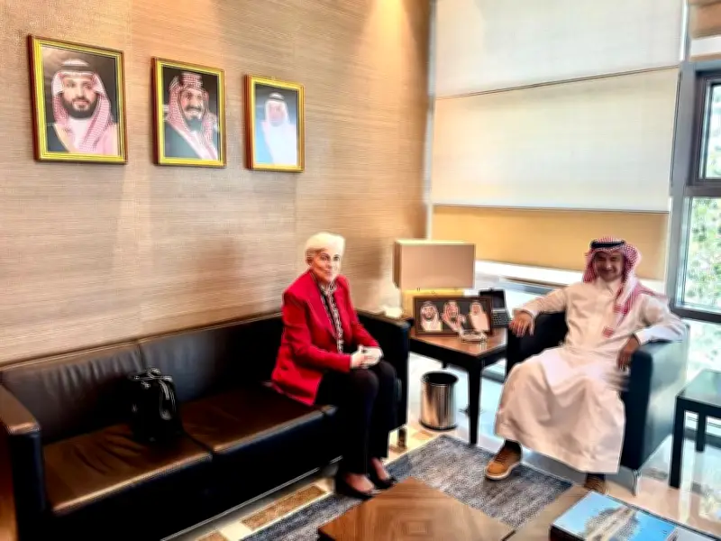 سفير السعودية لدى الأردن يلتقي سفيرة تونس لتعزيز العلاقات