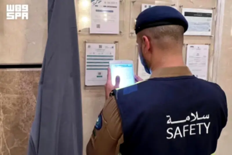 الدفاع المدني يكثف جولاته بالمنطقة المركزية والمسجد النبوي لحماية ضيوف الرحمن