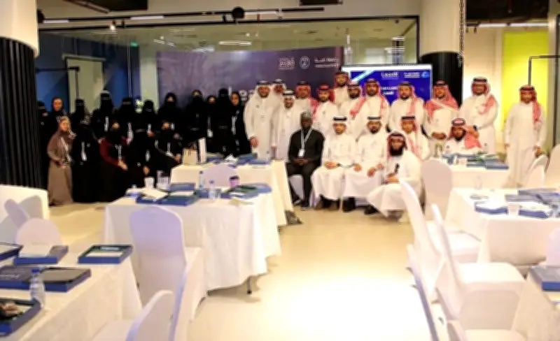 جامعة طيبة تختتم برنامج القيادة التنفيذية LeadX لطلبة الدراسات العليا
