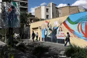 واشنطن وطهران تقتربان من تمديد الهدنة 60 يوماً وبدء حوار نووي