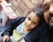 آثار ضرب على وجه طفلة مصرية مهجورة بالشارع تثير غضباً واسعاً
