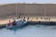 إسرائيل تفرج عن جميع ناشطي أسطول غزة باستثناء اثنين في اليونان