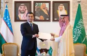 ولي العهد يتلقى رسالة من رئيس أوزبكستان لتعزيز العلاقات
